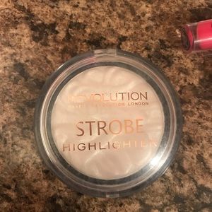 Makeup revolution strobe highlighter